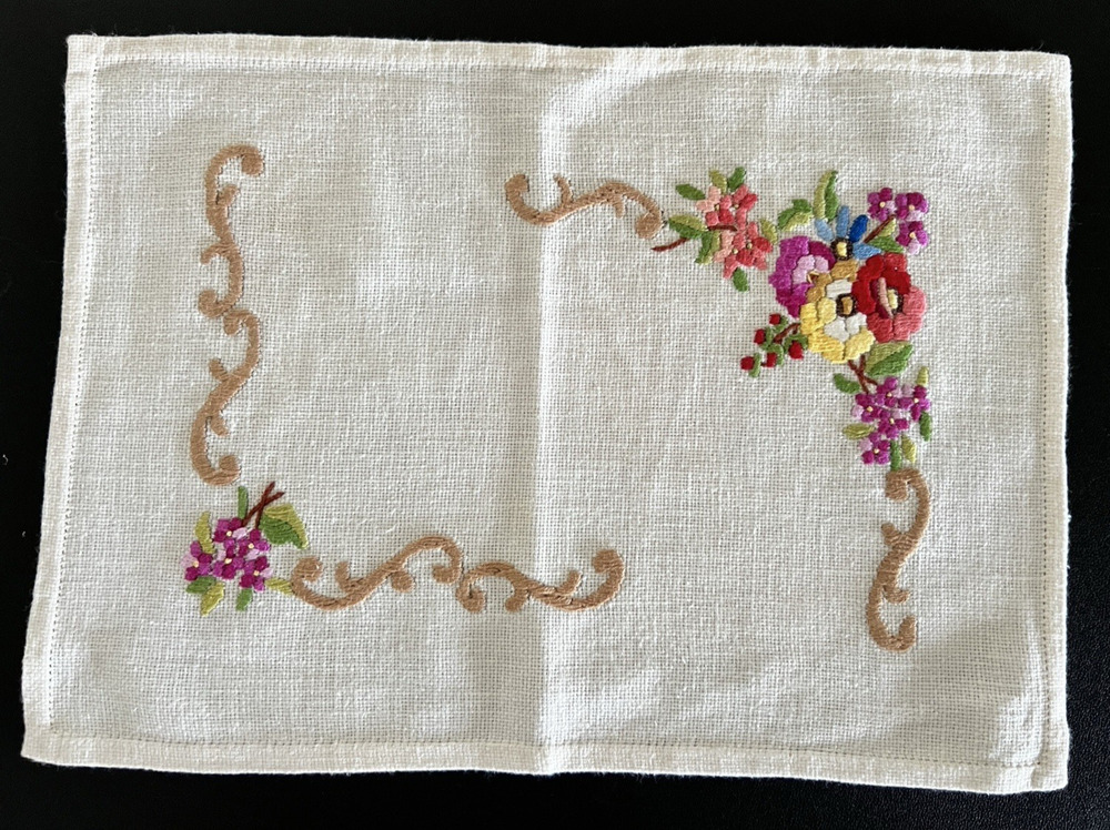 Natural IRISH Linen Burlap Placemats Hand Embroidered Pansy Decor SET of 6 WOW!